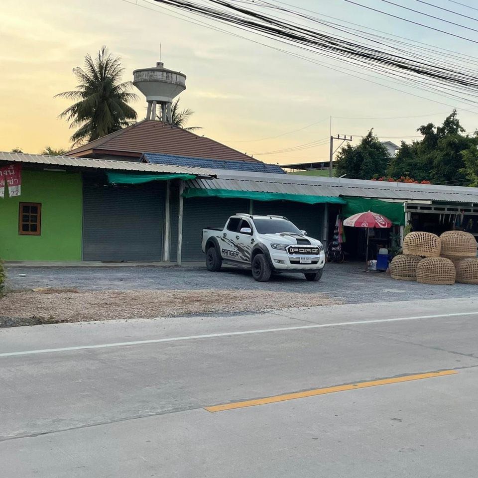 ที่ดินพร้อมกับห้องเช่า 5 ห้อง นครชัยศรี นครปฐม 0-1-34 ตร.ว.