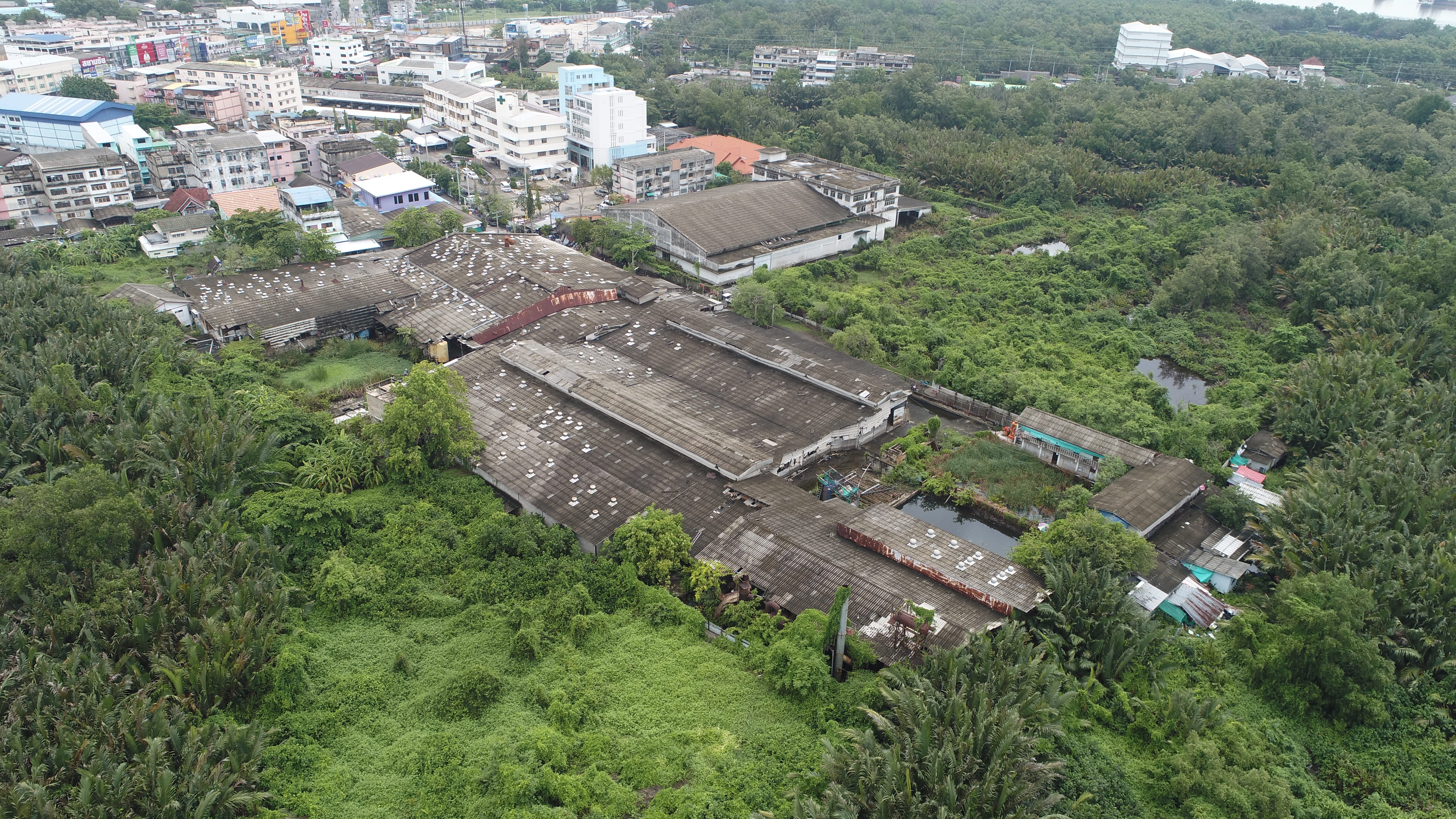 ขายที่ดินประมาณ 8 ไร่ พร้อมอาคารโรงงาน ใบอนุญาต รง. 4 พร้อมดำเนินงาน