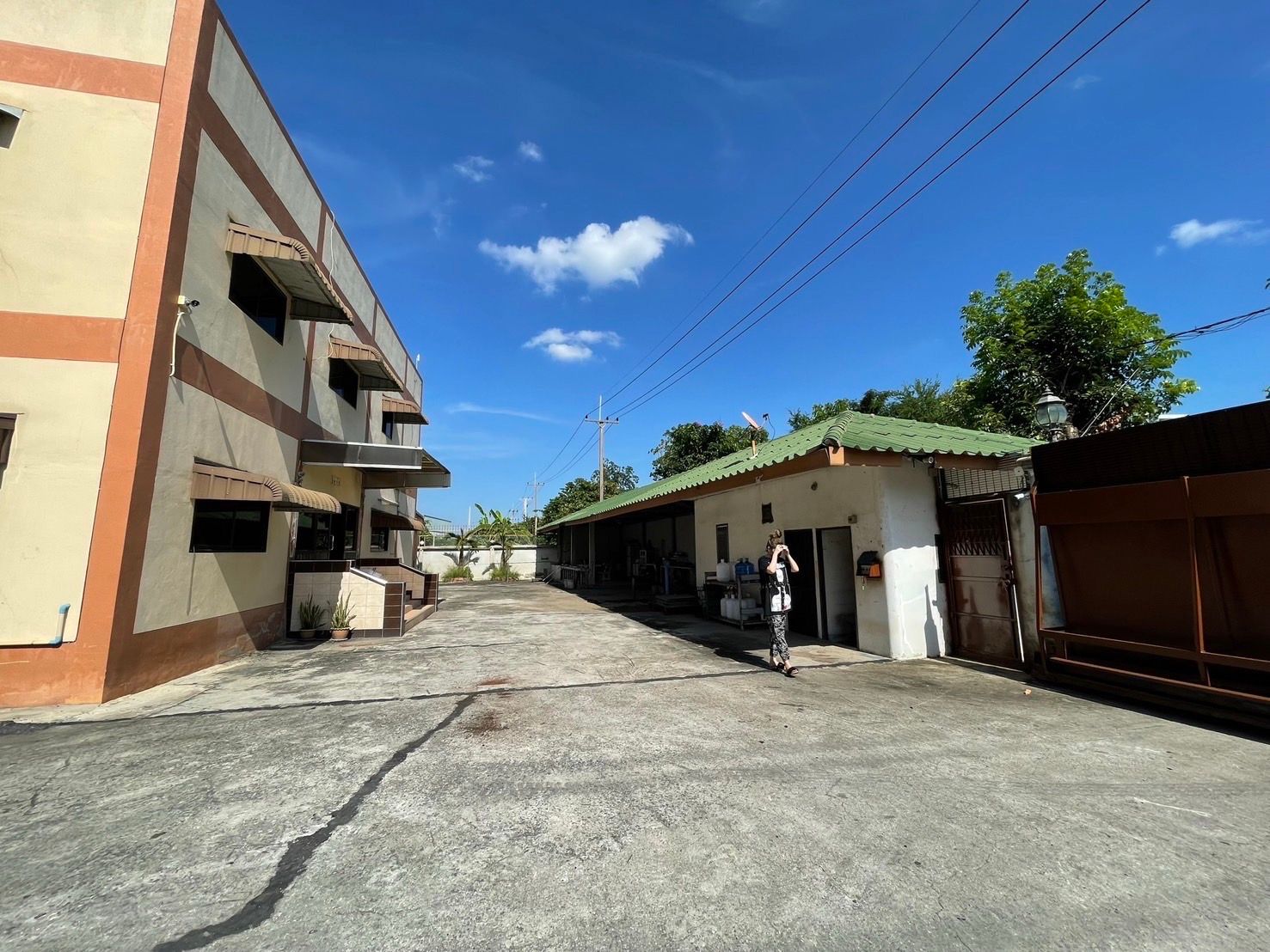 ขายที่ดิน 8 ไร่ พร้อมโรงงาน นครปฐม 