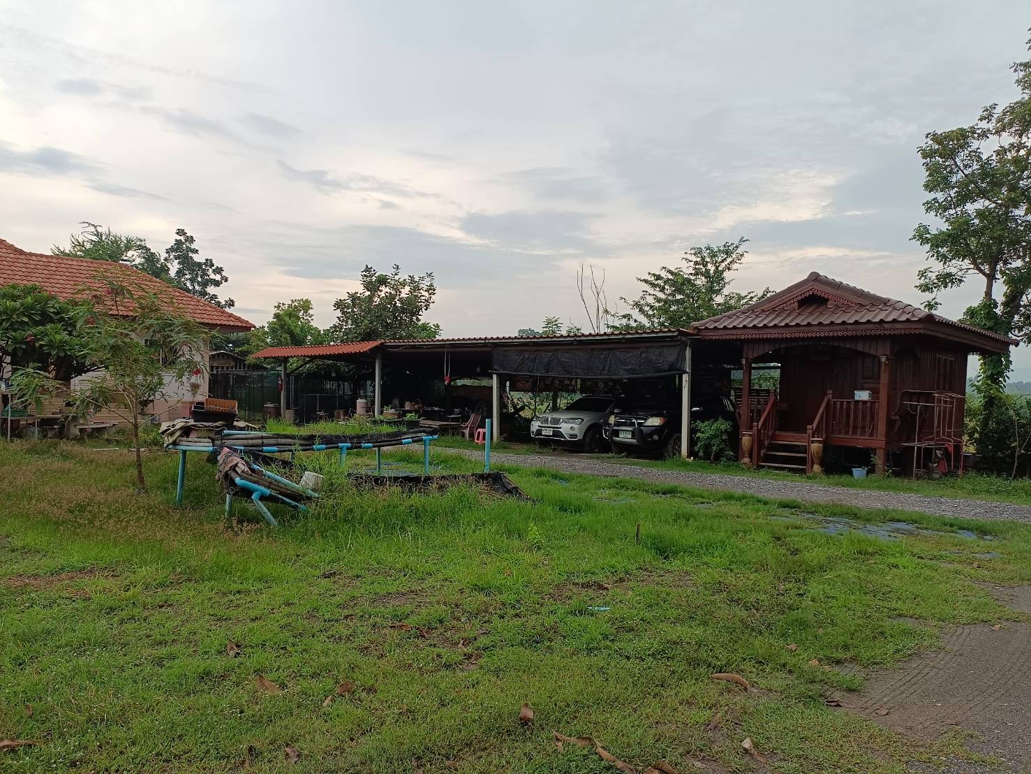 ขายที่ดิน พร้อมบ้าน 2 หลัง พร้อมกิจการโรงงานอิฐแดง 14-2-97