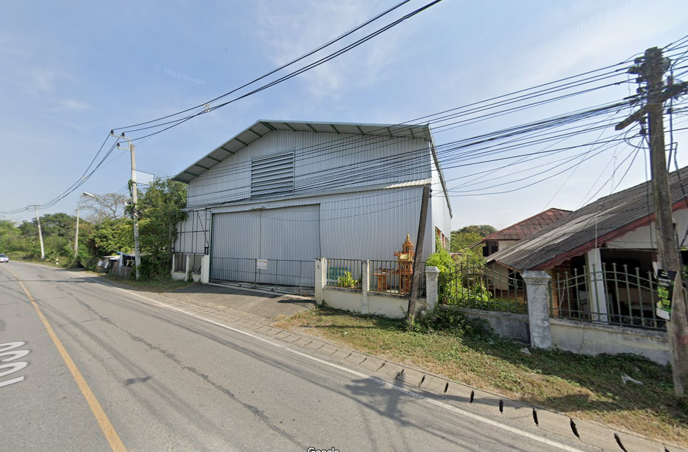 ขายโกดังพร้อมที่ดินเมืองลำพูน ติดถนนหลัก เดินทางสะดวก ใกล้ตลาดริมปิง 0-3-80.7