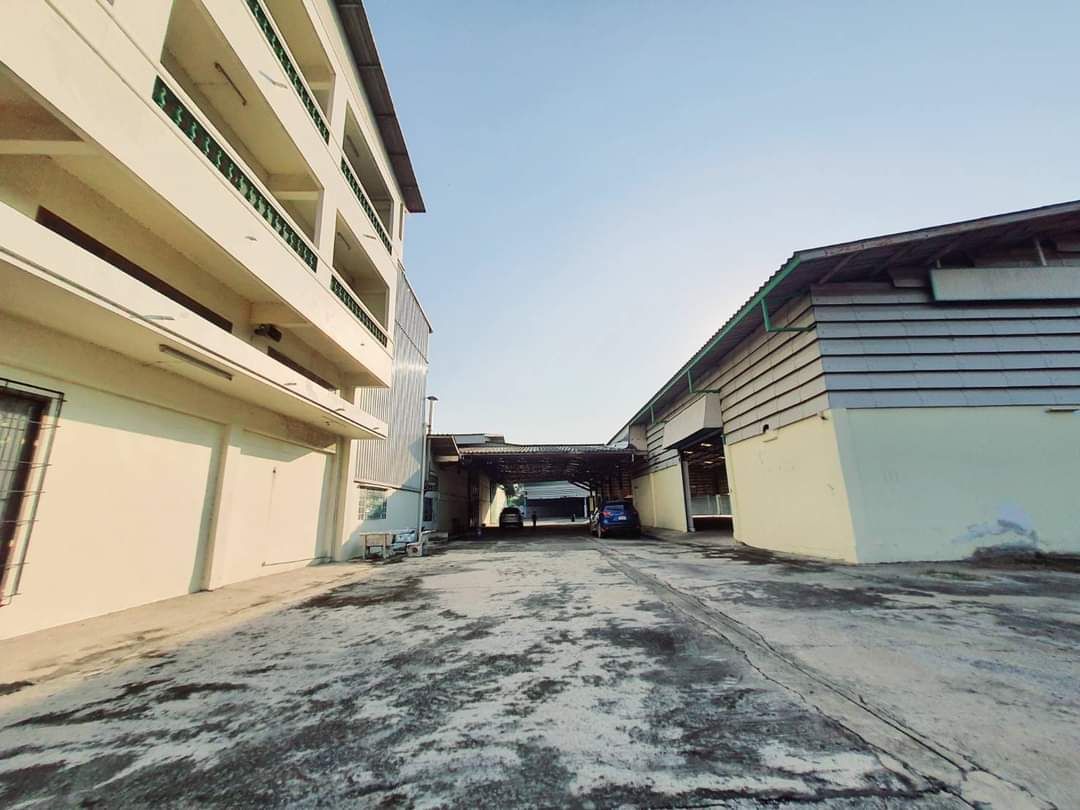 ที่ดินพร้อม อาคาร โรงงาน