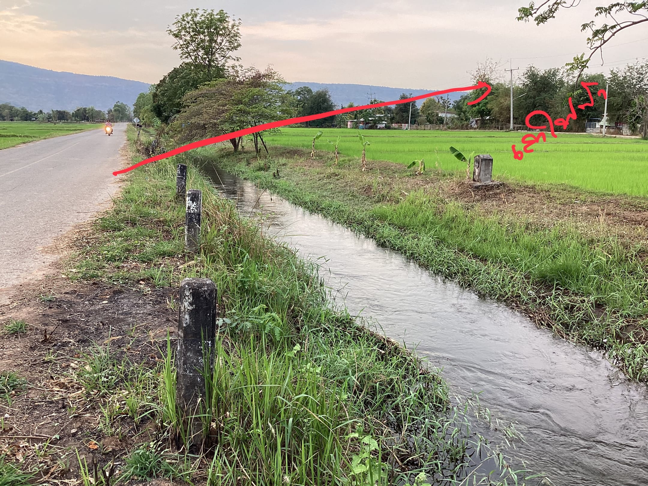ขายด่วน!ที่สวยวิวภูเขา360องศา ราคาถูก  ใกล้คลองส่งนำ้มีถนนนำ้ไฟผ่าน