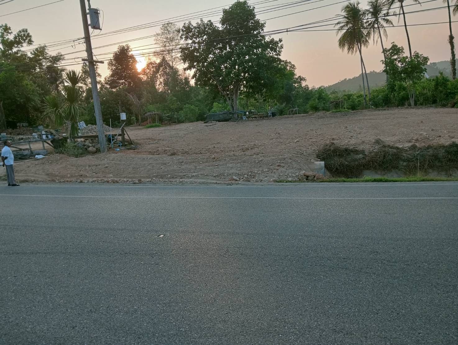 ขายที่ดินติดถนนเพชรเกษม 