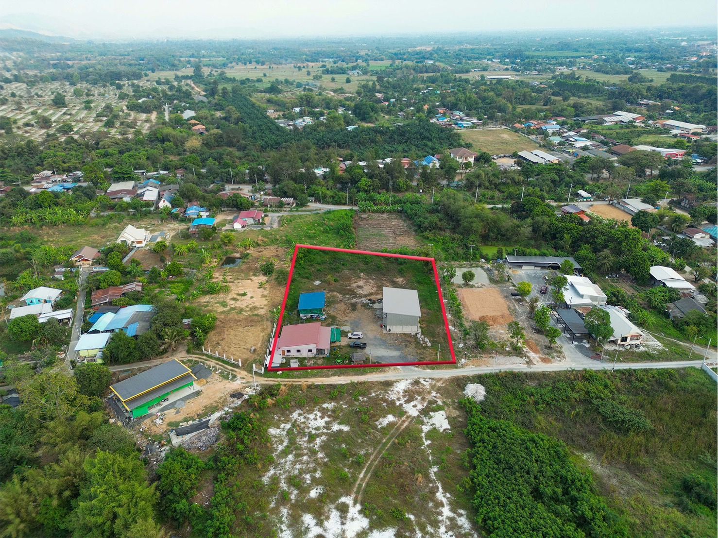 ขายที่ดินสระบุรี ที่ดินพร้อมบ้านและโกดัง ใกล้โรงพยาบาลวิหารแดง หนองแค สระบุรี 3-0-0 ไร่.