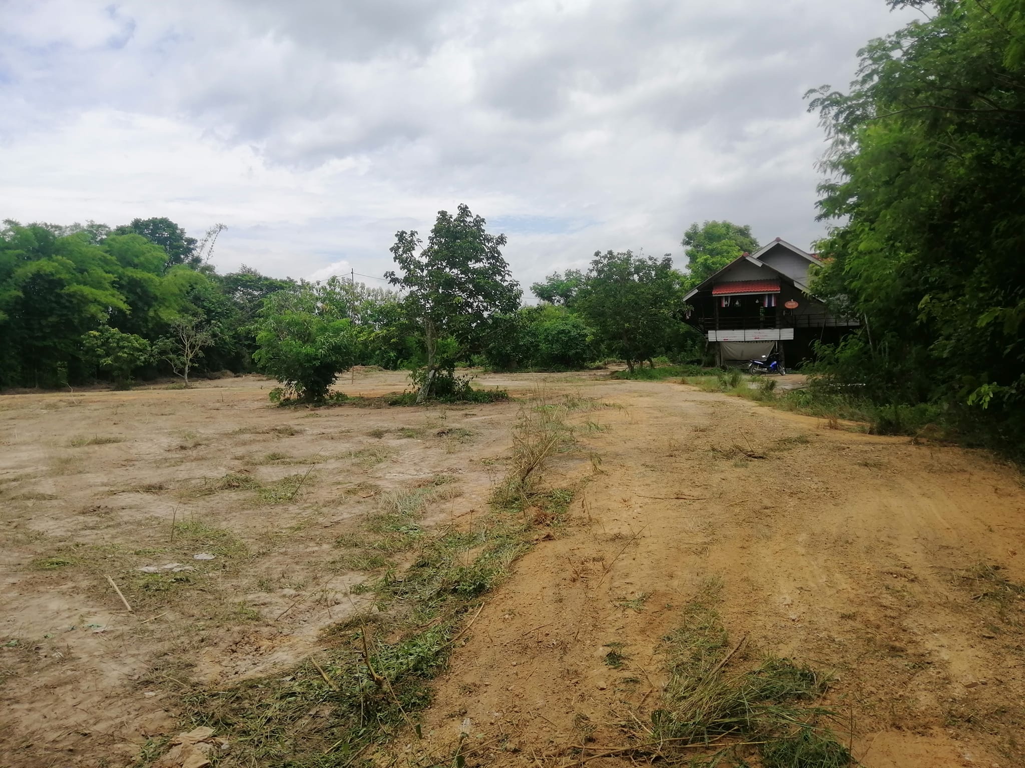 ที่ดินพร้อมบ้าน บ้านธิ ลำพูน 1-1-38.9
