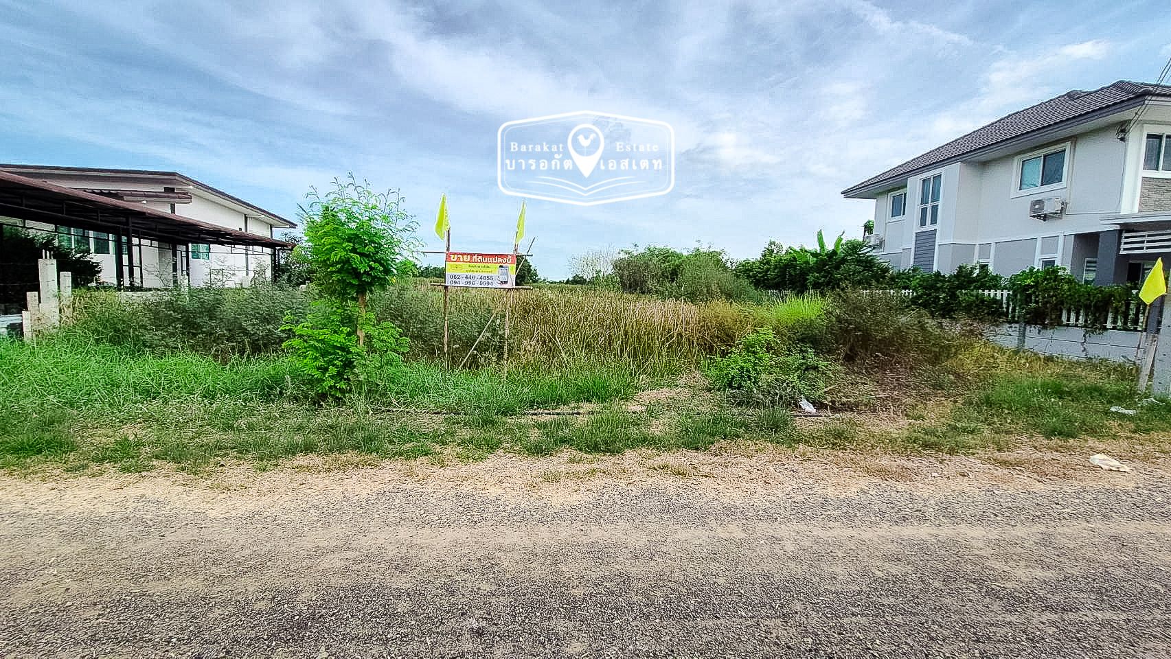 เนื้อที่ 100 ตร.ว. ที่สวยติดถนนซอย น้ำ ไฟ พร้อม การเดินทางสะดวก