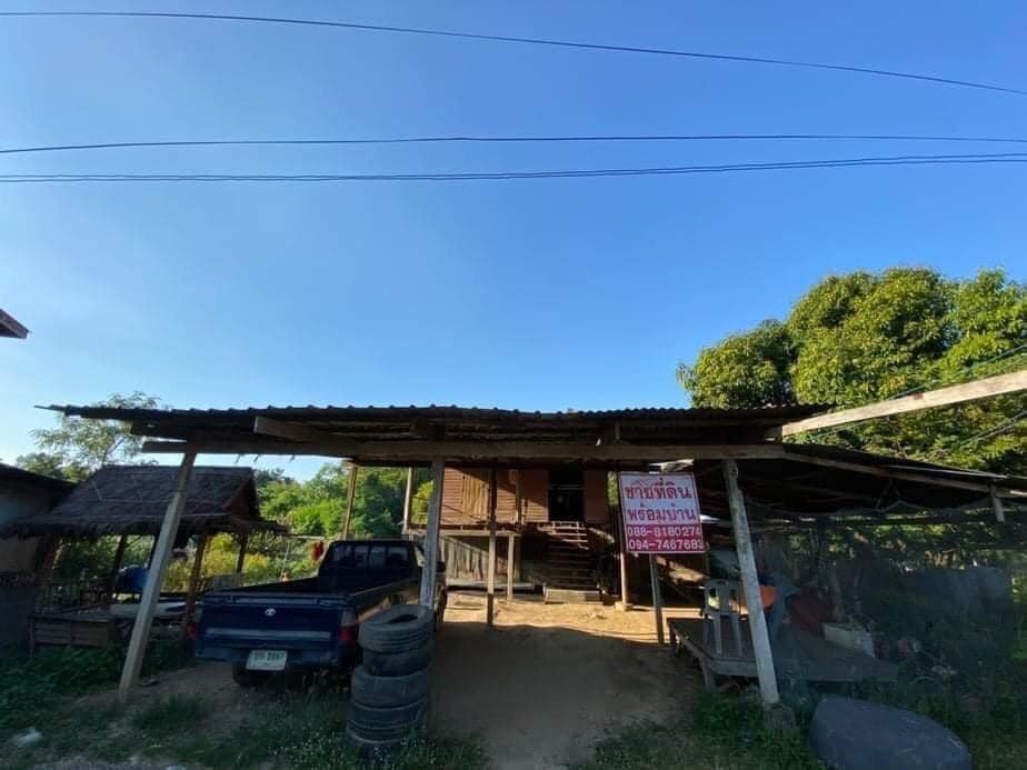บ้านไม้ยกสูงพร้อมที่ดินโฉนด พิจิตร 238 ตร.ว