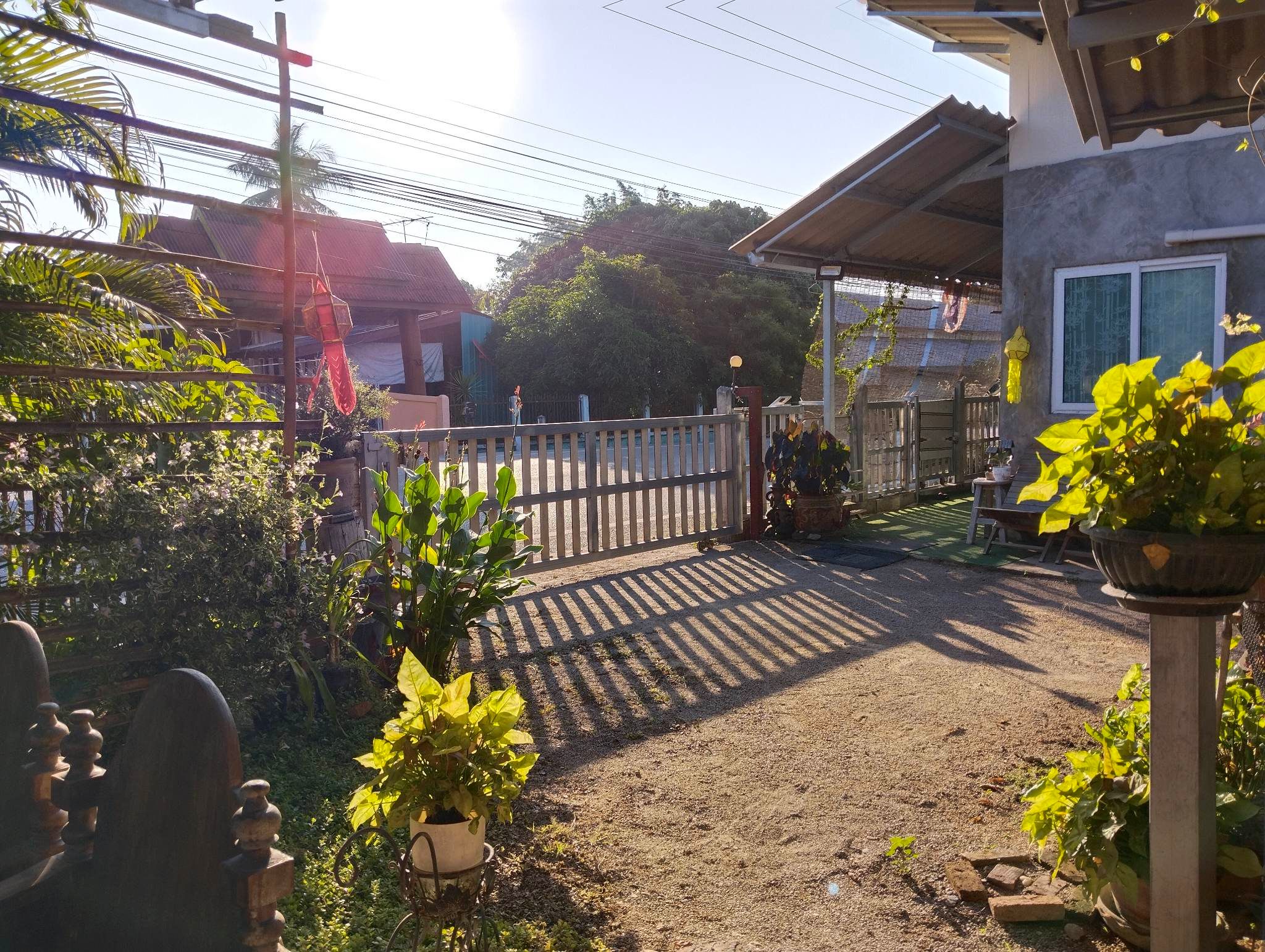 ขายบ้านพร้อมที่ดิน บ้าน2หลัง ติดถนนสาธารณะ 0-0-78