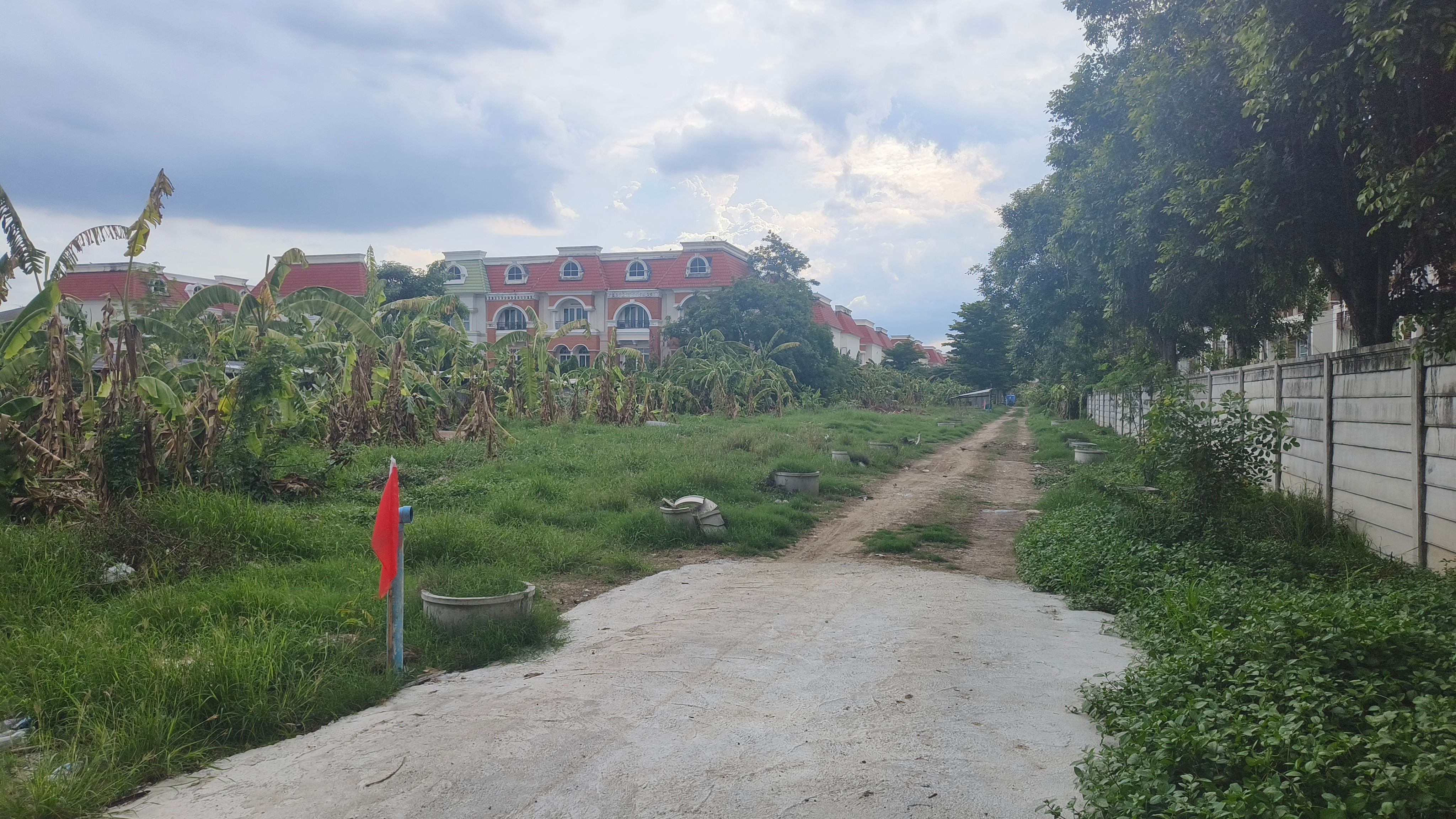 ขายด่วน ที่ดินโซนลาดพร้าว-รามอินทรา