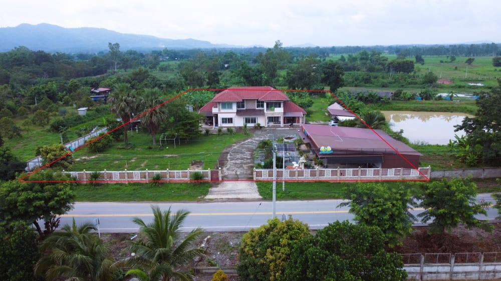 บ้านหรู ติดแม่น้ำ ตรงข้ามสนามกอล์ฟ วิวภูเขา บนเนื้อที่ขนาดใหญ่ 4 ไร่ ขายด่วนๆ