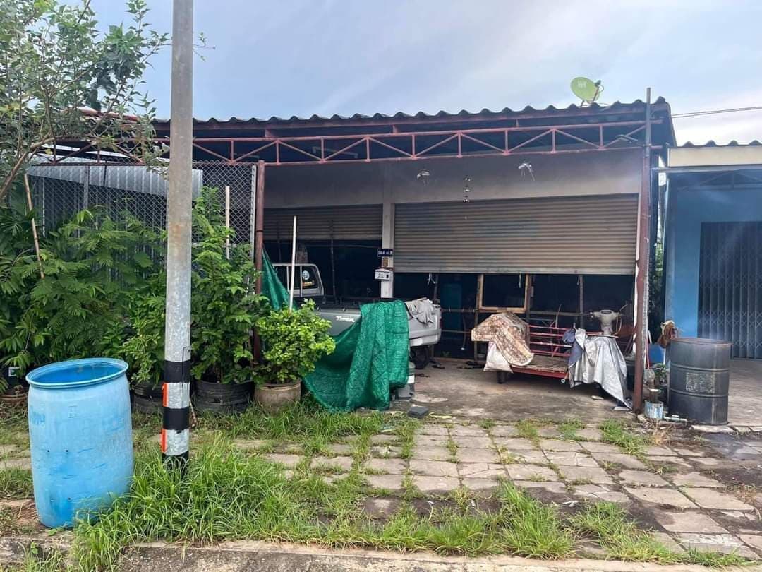 บ้านพร้อมที่ดิน อ.พนัสนิคม จ.ชลบุรี 0-0-74