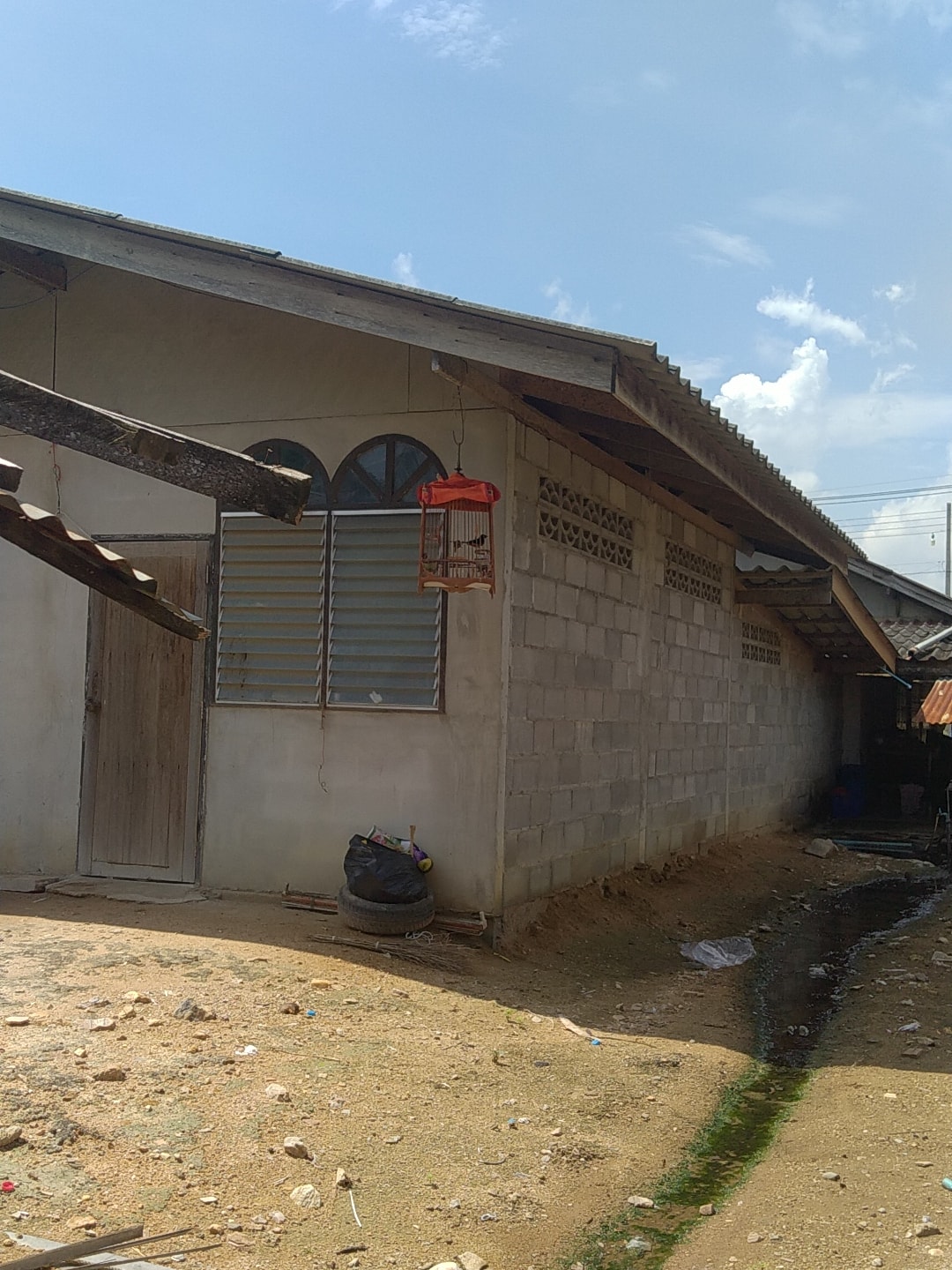 บ้านพร้อมที่ดิน ใกล้ชายหาด ประจวบคีรีขันธ์ 110 ตรว.