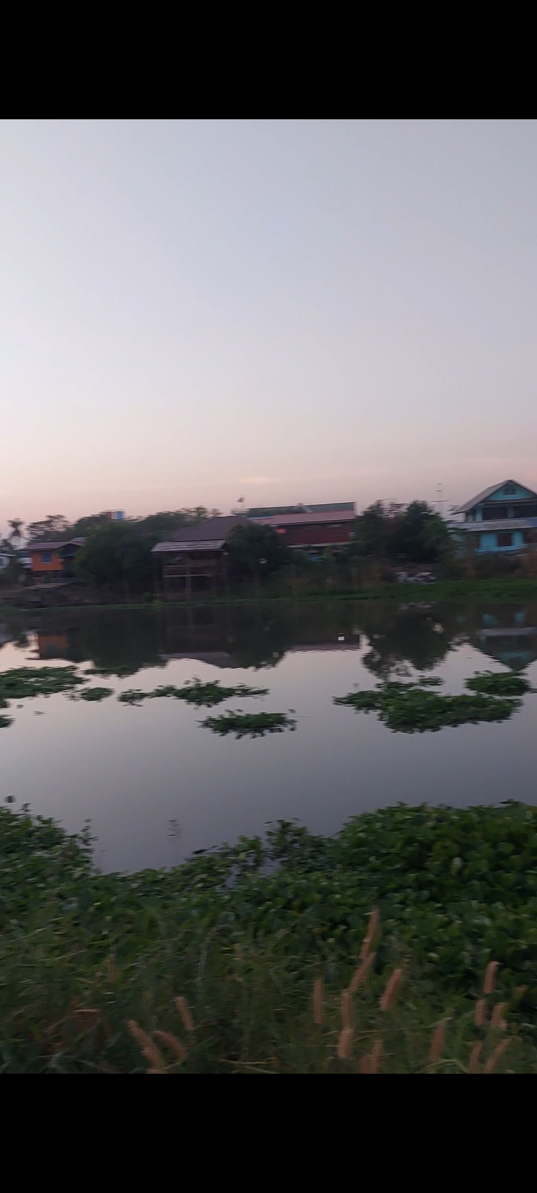 ขายที่ดินติดเเม่น้ำสุพรรณบุรี