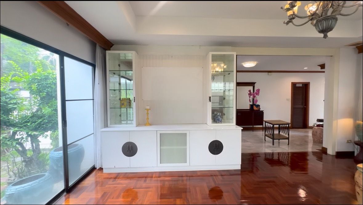 ขายบ้านสวย 3 ชั้น หัวหมาก 117 ตร.วา ใจกลางเมือง ทำเลดี พร้อมสวน & ระเบียกว้าง