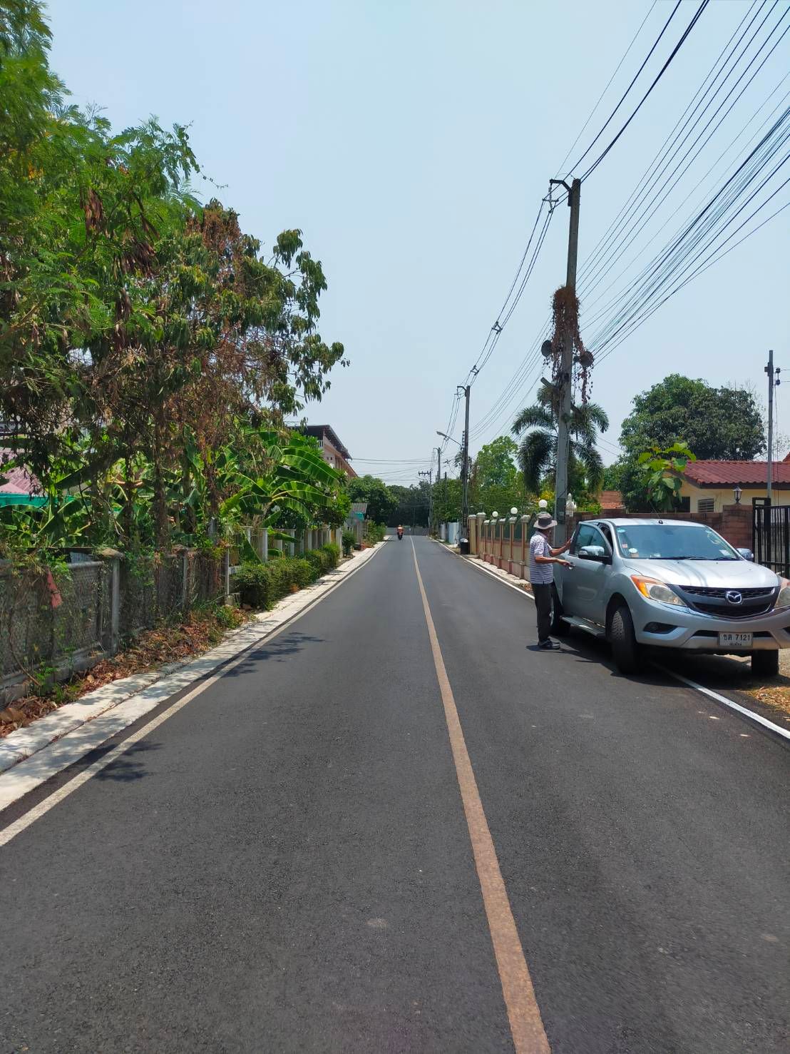 ที่ดินพร้อมบ้าน3หลัง ใกล้ถนนใหญ่ ก่อนถึงม.แม่โจ้  1-0-0 ไร่.