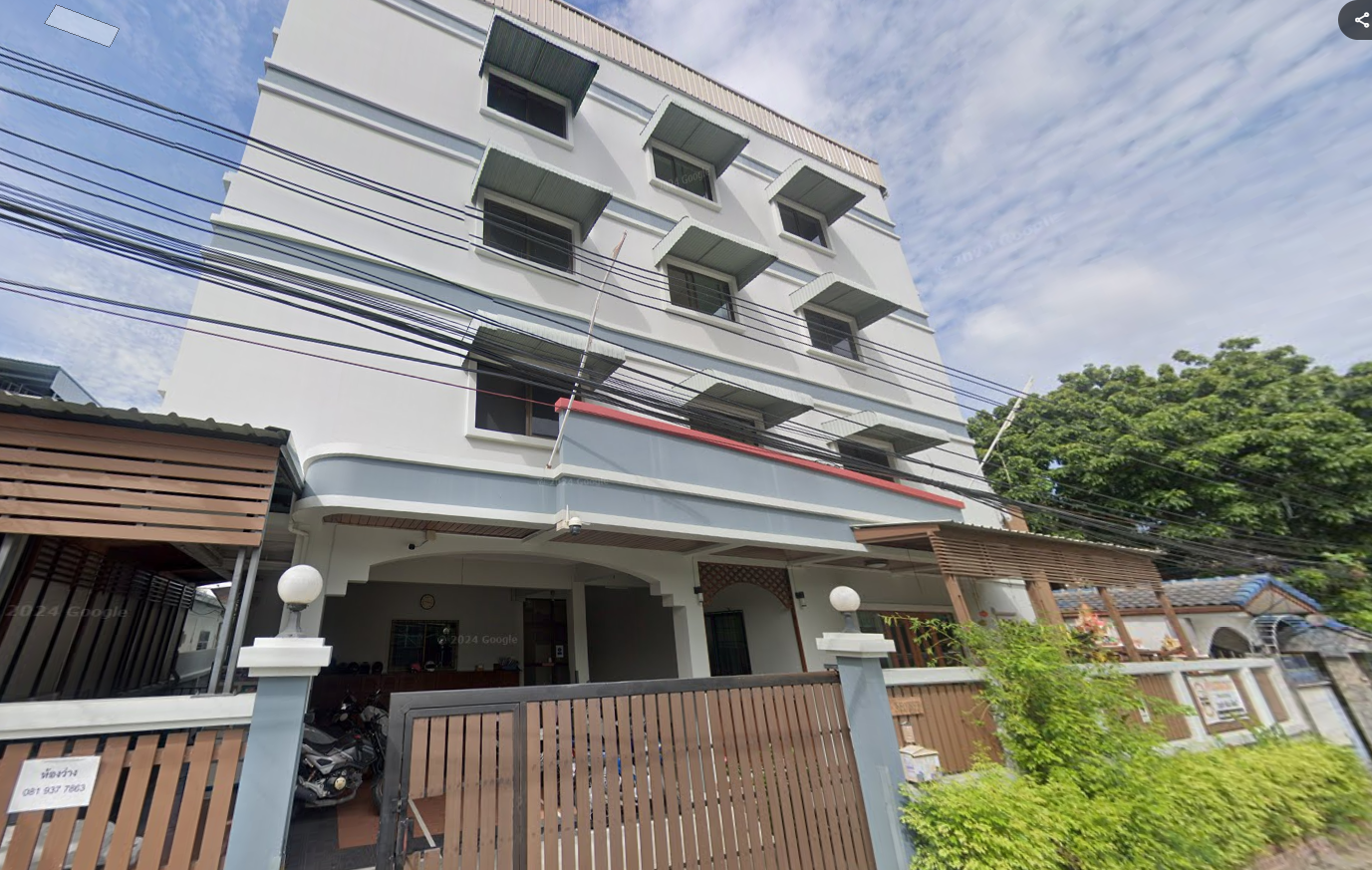 ขายที่ดินพร้อมอพาร์ทเม้นท์ 4 ชั้น ในซอยสุขุมวิท 105 (ลาซาล)