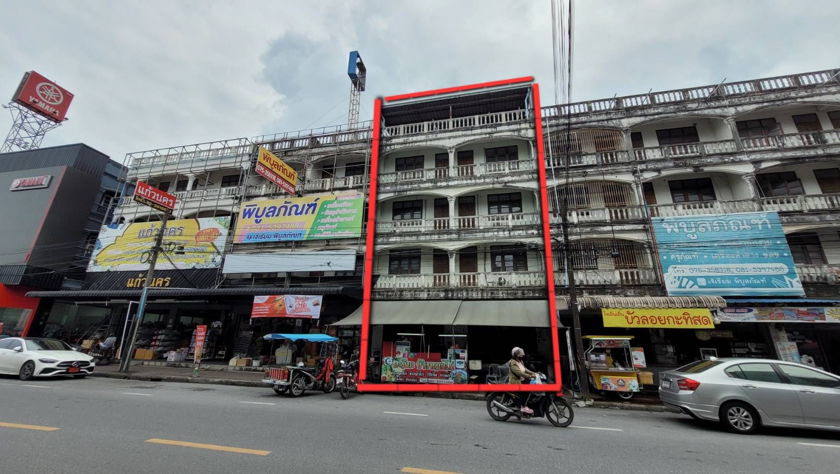 อาคารพาณิชย์ 5 ชั้น 2 คูหาติดกัน ติดถนนใหญ่ เยื้องตลาดคูขวาง จ.นครศรีฯ 