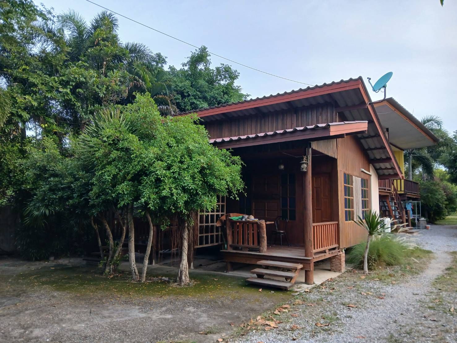 ขายบ้านที่ดินพร้อมโฮมสเตย์