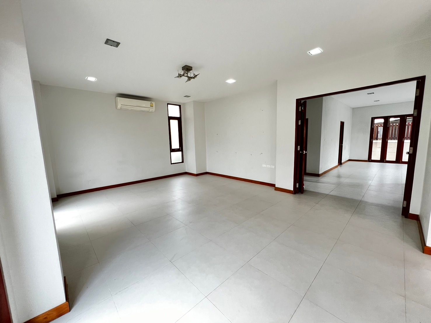 ขายบ้านกรุงเทพฯ บ้านสวย ทรงงามทำเลดี เขตบางขุนเทียน กทม 0-0-92