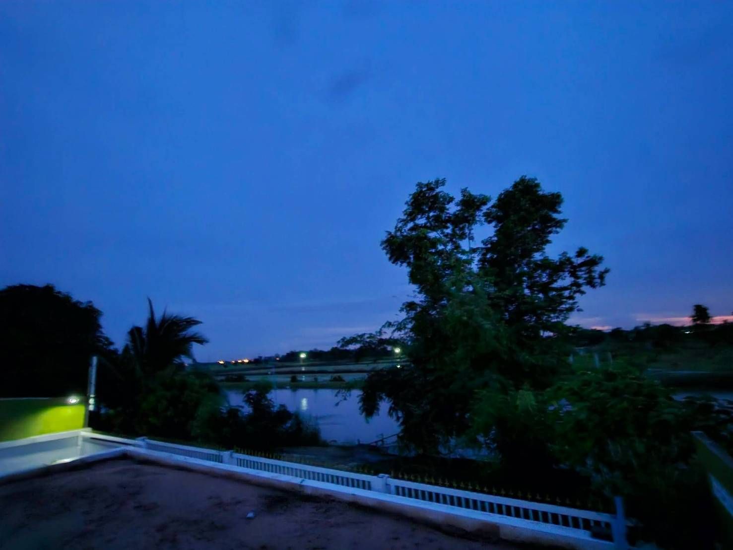 ขายที่ดินขายที่ดินติตถนนใหญ่ ติดน้ำ นครนายก ทำการค้าทำเลดีมาก