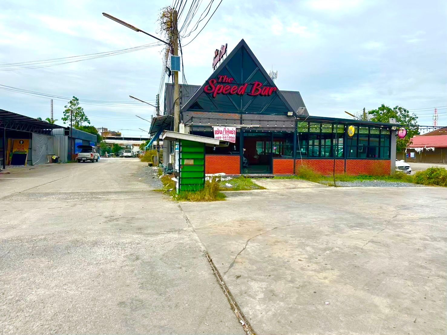 ขายที่ดินปทุมธานี อำเภอลำลูกกา ที่ดินพร้อมสิ่งปลูกสร้าง ทำเลทอง เหมาะเป็นแหล่งลงทุนมาก