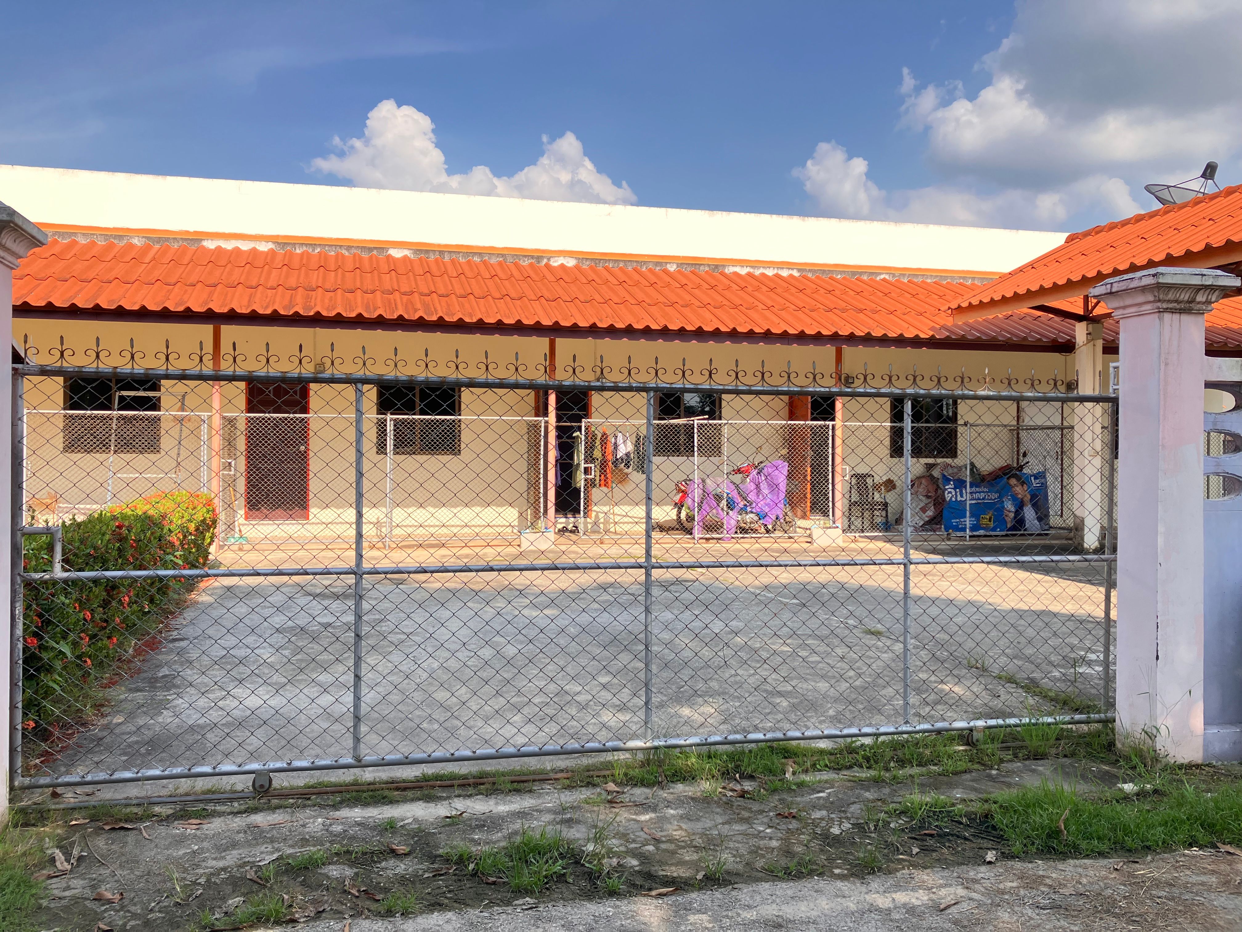 หอพักเพื่อการลงทุน บน ถนนซุปเปอร์ไฮเวย์ลำปางเชียงใหม่ ซอยศรีสง่า ตรงข้าม Global house ลำปาง