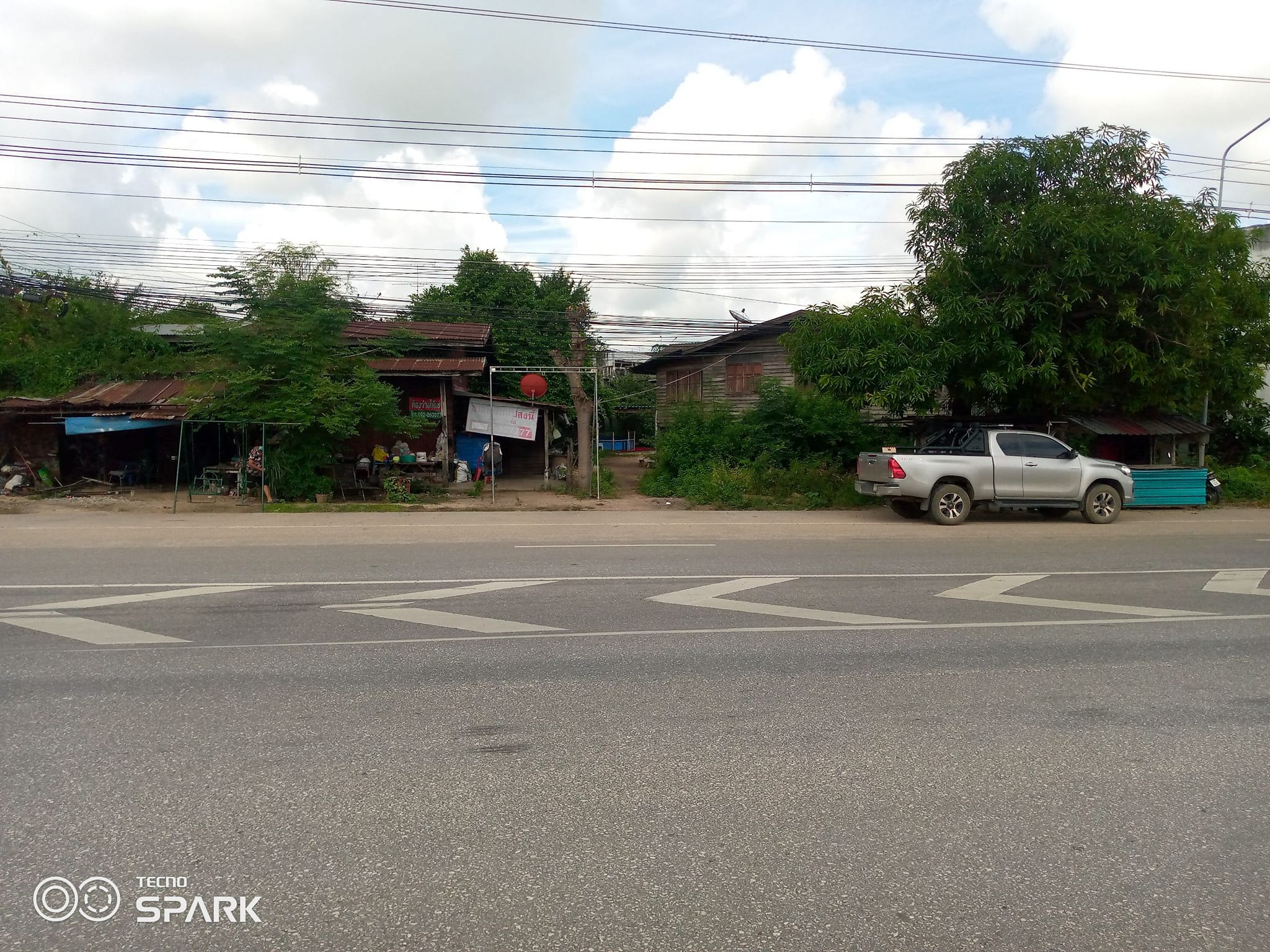 บ้าน 2 หลังพร้อมที่ดิน อ.ขาณุวรลักษบุรี จ.กำแพงเพชร 0-1-92ไร่