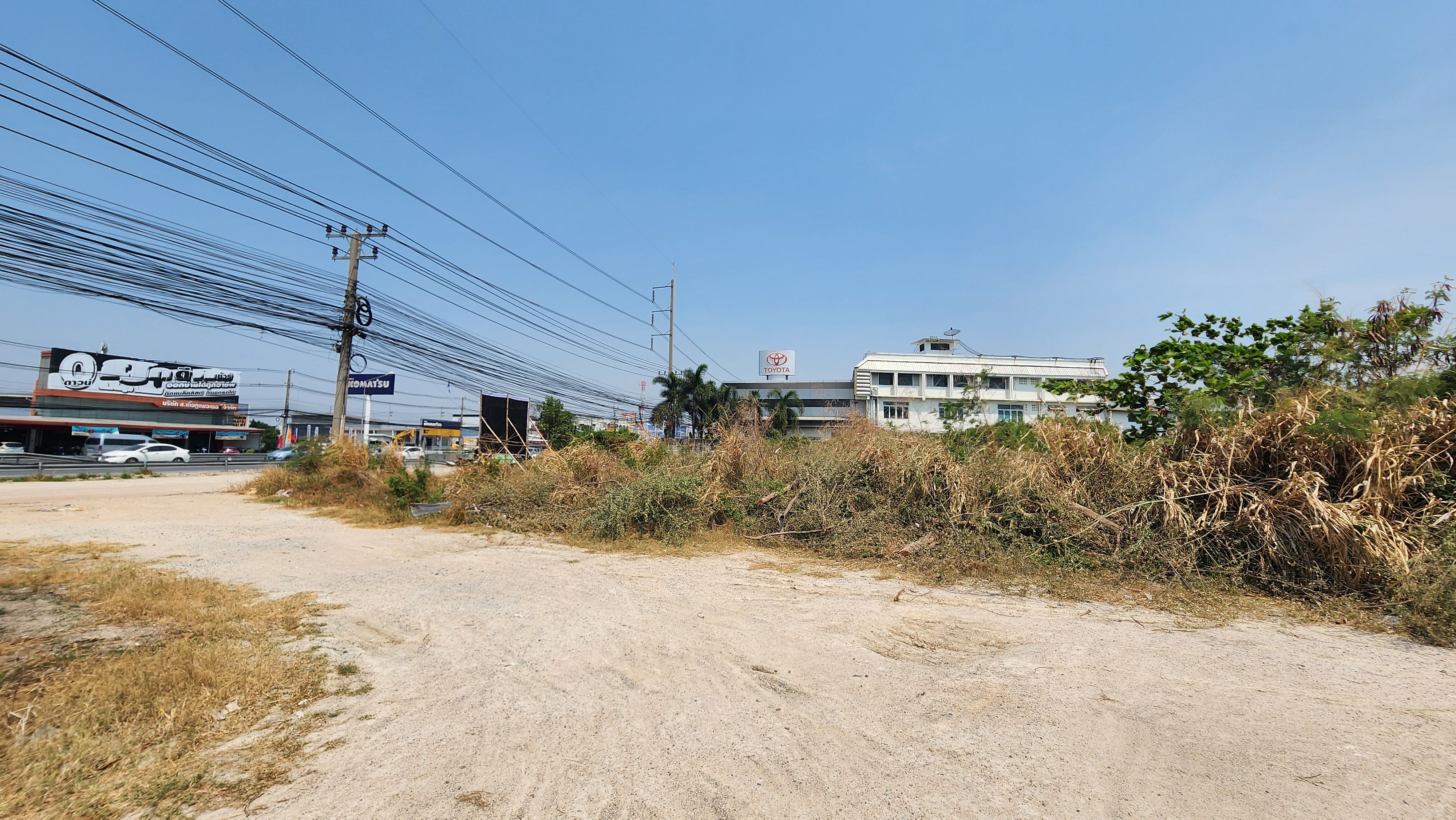 ขายที่ดิน 21-3-65 ไร่ เมืองชล-ห้วยกะปิ ติดถ.สุขุมวิท,โชว์รูมรถ ใกล้ตลาดจตุจักรชลบุรี  