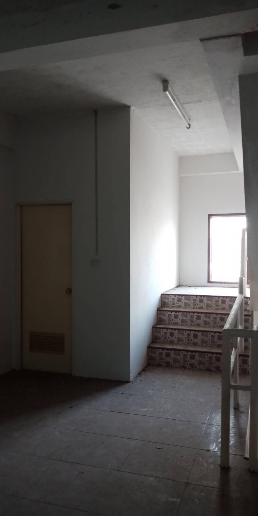 ห้องแถว 1 ห้อง หมู่บ้านศิริวัฒน์ สุพรรณบุรี 0-0-18