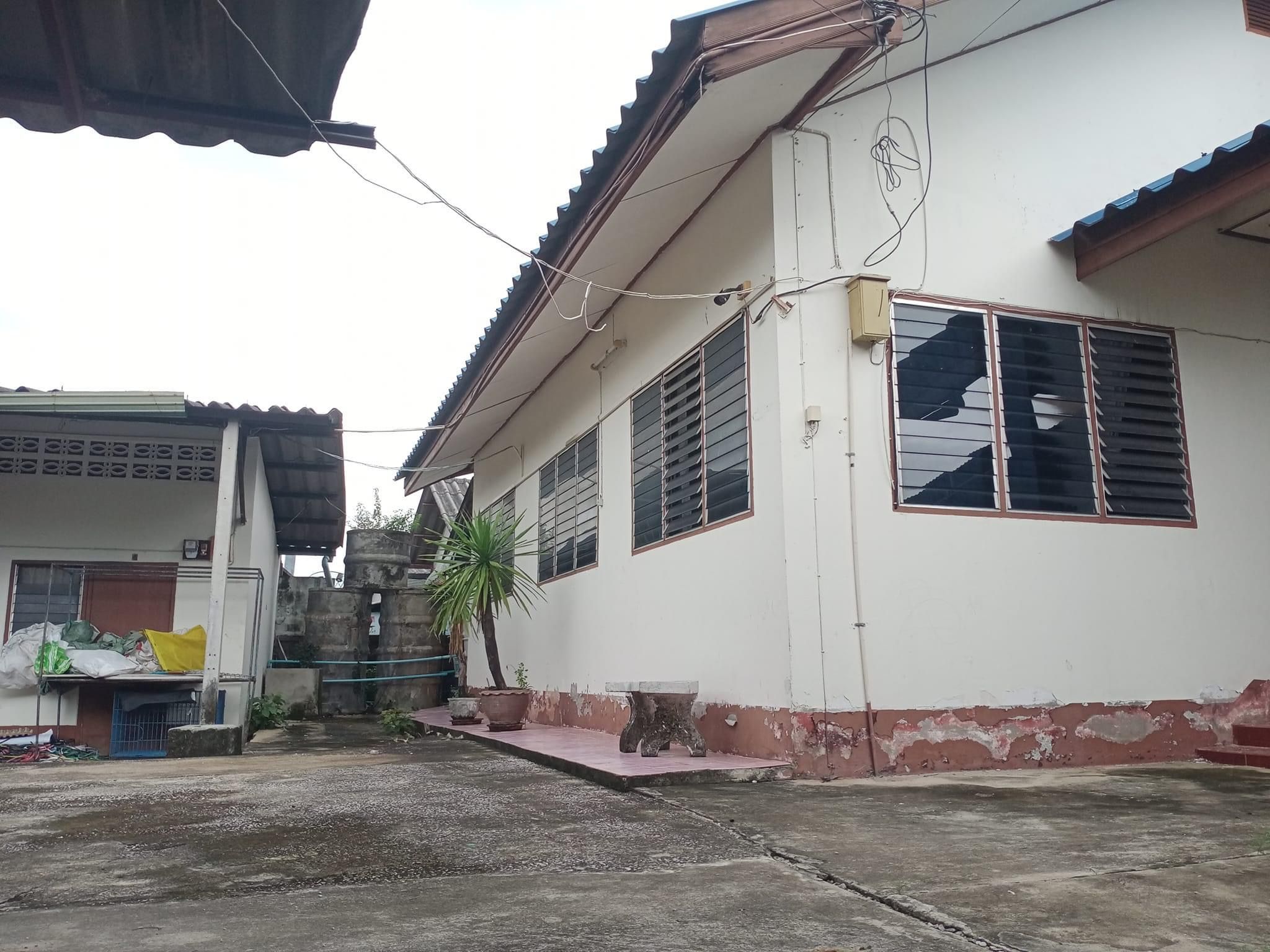 ขาย บ้านเดี่ยวชั้นเดียว พร้อมห้องพักให้เช่าย่านกาดเมฆ ใกล้วัดบ้านกาดเมฆ ลำปาง