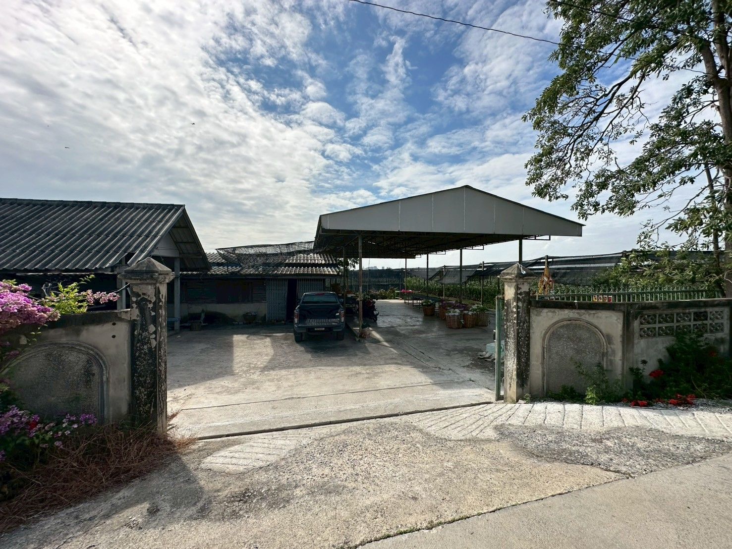 ขายที่ดิน อ.บางเลน นครปฐม เนื้อที่45ไร่ 1 งาน 176 ตร.ว
