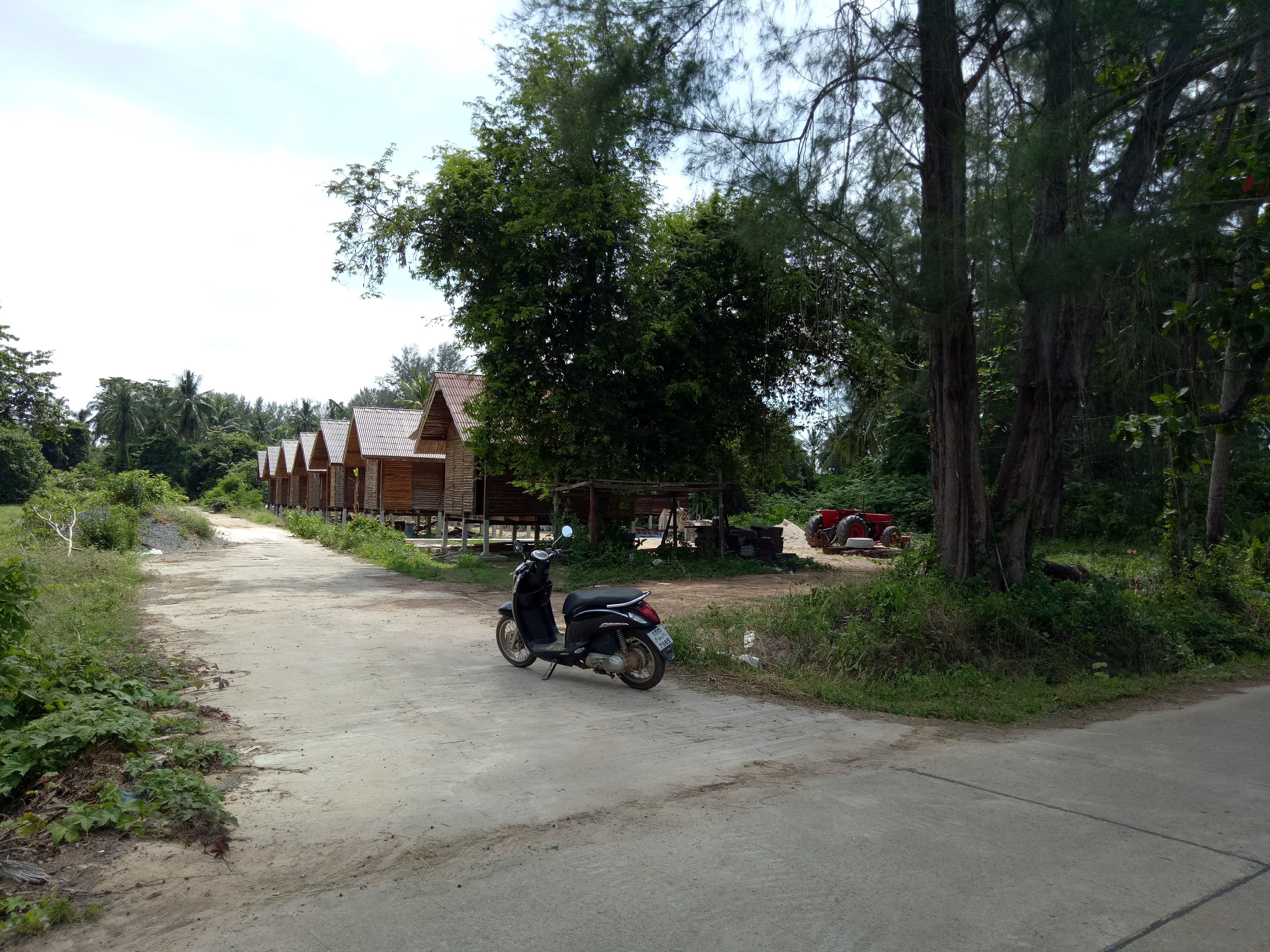 ที่ดินเกาะลันตา ใกล้ทะเล แหล่งท่องเที่ยว เหมาะสำหรับทำรีสอร์ท โรงแรม บ้านเช่า