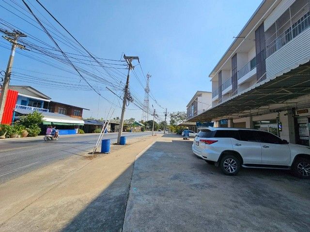 ขายอาคารพาณิชย์ 3 ชั้น สามพราน นครปฐม | 16.5 ตร.ว. | 2 นอน 3 น้ำ | 3.5 ล้านบาท