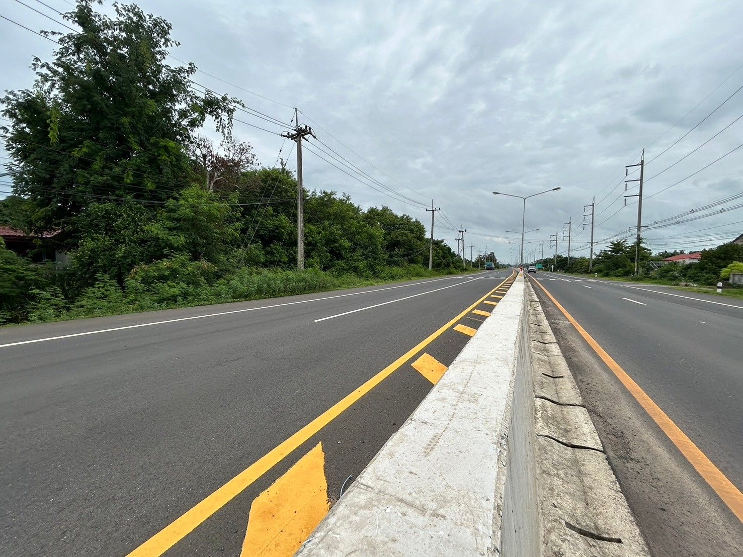 ขายที่ดิน นส.4จ. ติดถนน 4 เลน