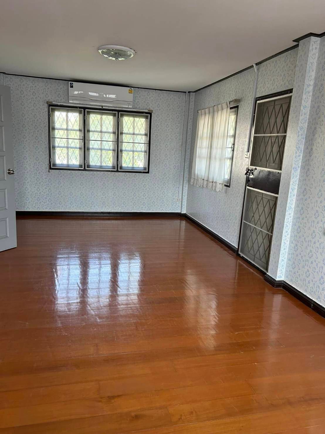 ขายบ้านชลบุรี สัตหีบ บ้านเดี่ยวหลังมุมทำเลดี สัตหีบ กม.5 