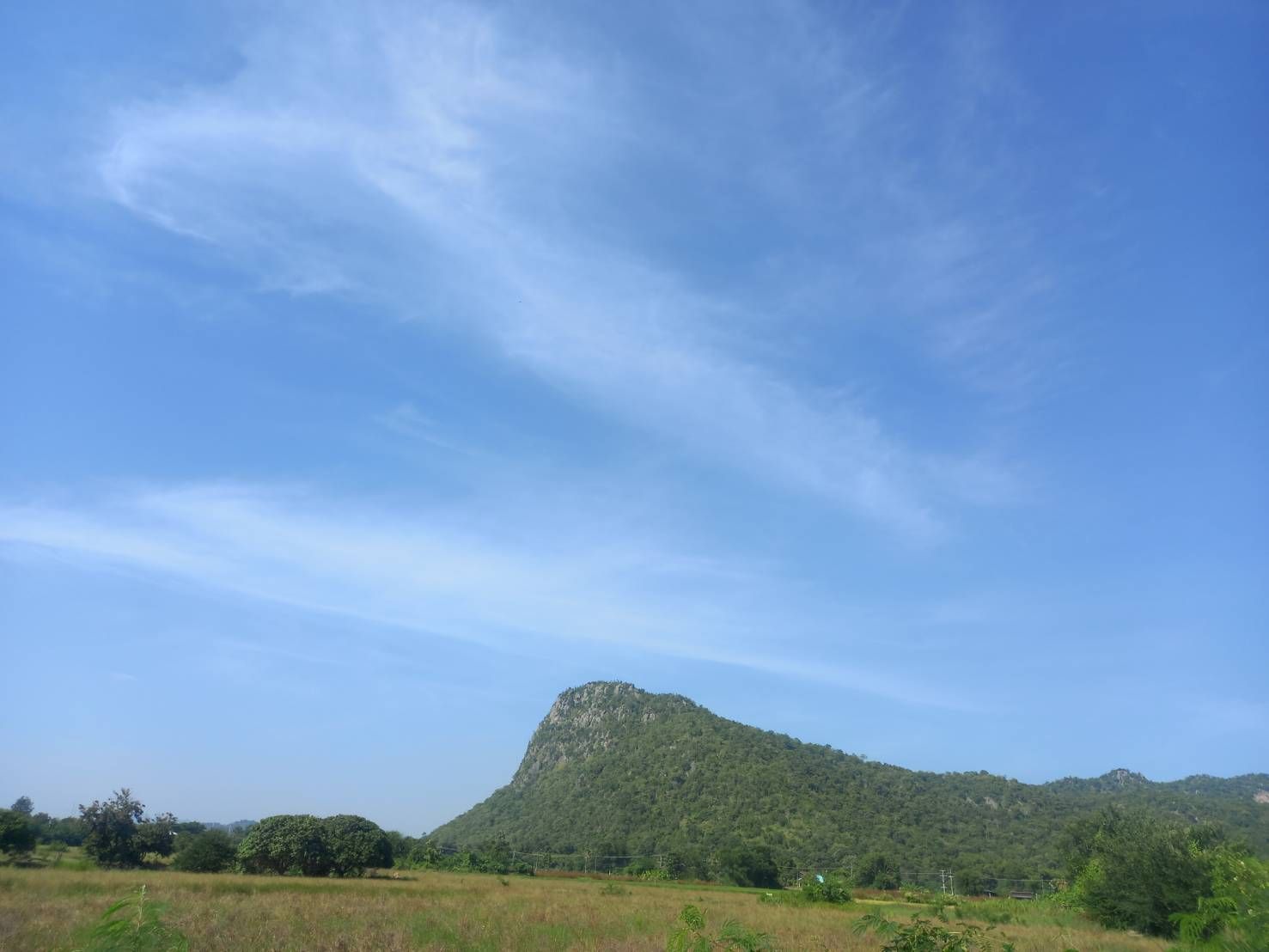 ขายที่ดินกาญจนบุรี เป็นที่นา แปลงสวย ทำเลดี บรรยากาศดี ใกล้บ้านสวนน้ำ น่าลงทุนมาก