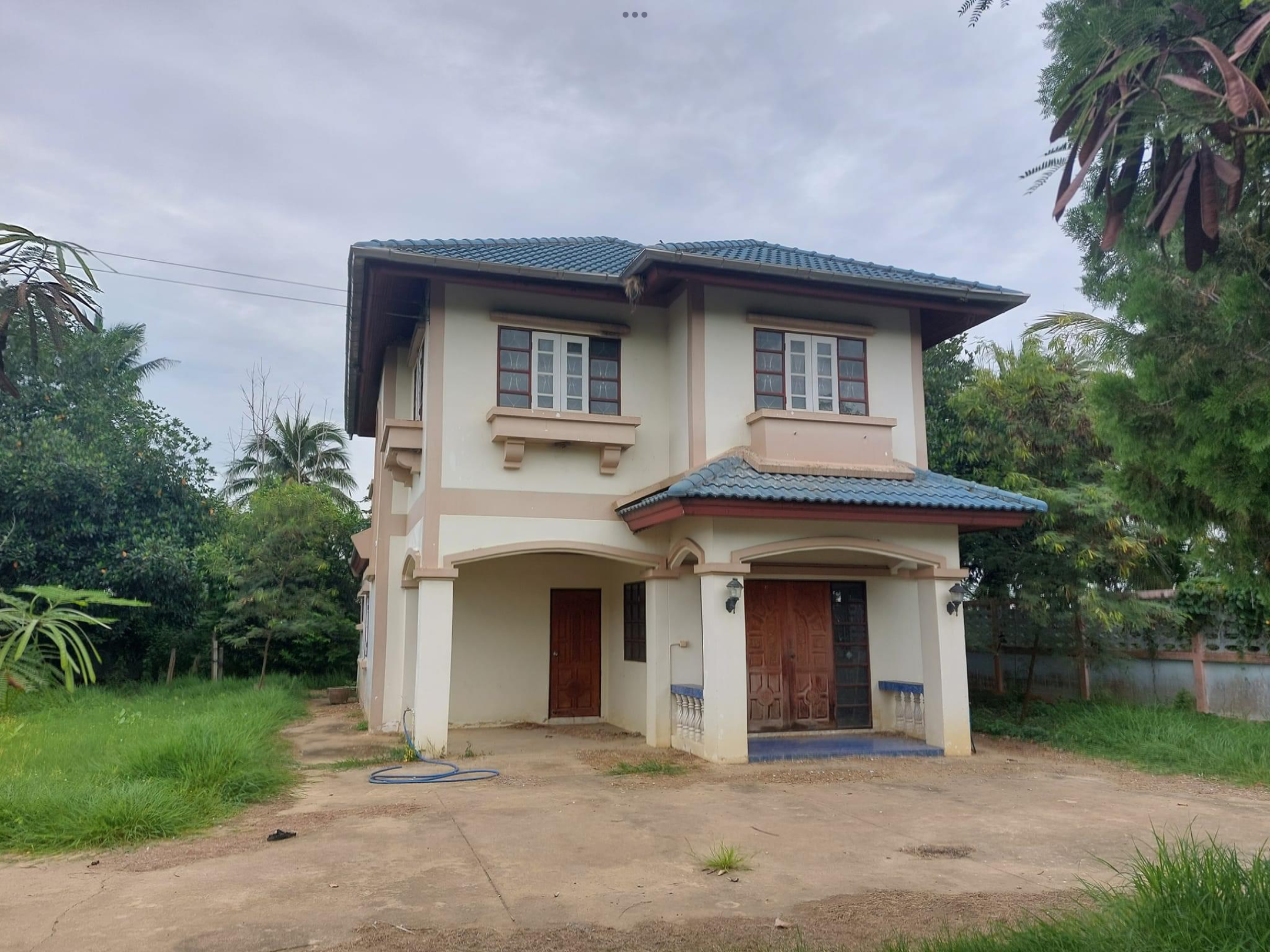 บ้าน2ชั้นพร้อมสวนมะพร้าว อ.อู่ทอง จ.สุพรรณบุรี 18-0-0ตาารางวา