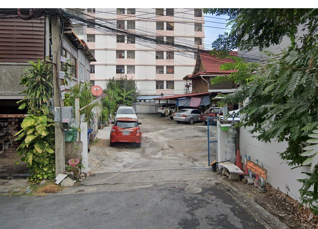 ขายอาพาร์ทเม้นท์ 4 ชั้น ใกล้มหาวิทยาลัยเทคโนโลยีพระจอมเกล้าพระนครเหนือ จํานวน 2 อาคาร เชื่อมติดกัน`พร้อมบ้านทรงไทย 1 หลัง 280 ตร.ว