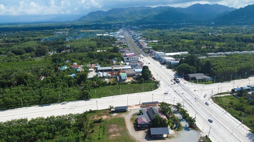 ที่ดินเปล่าพร้อมสร้างอาคาร ทำเลติดถนนใหญ่ ทำธุรกิจ/อยู่อาศัย ใกล้เมืองโคกกลอย เพียง 5 นาที