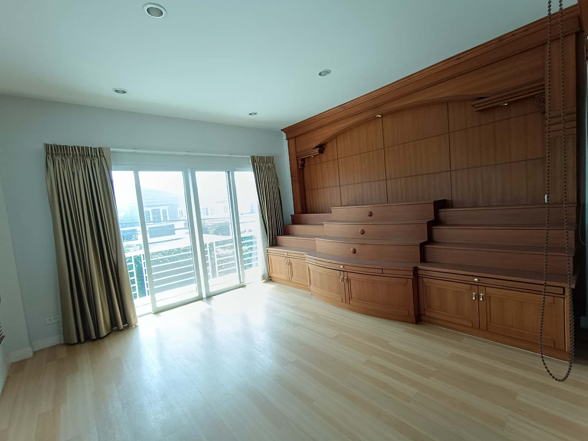 ขายหรือเช่า บ้านเดี่ยวถูกมากหมู่บ้านอิงลดา 480 ตรม ลำลูกกาคลอง 4 