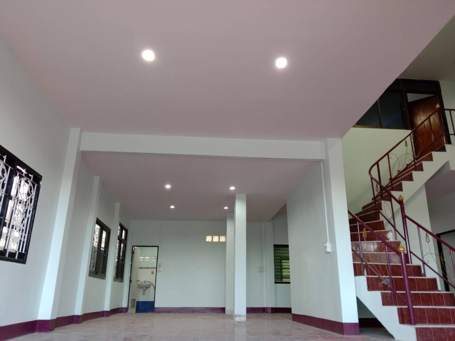 บ้านรีโนเวทพร้อมอยู่ 5ห้องนอน 2ห้องน้ำ ใกล้ตลาดแสนพัน ใกล้โลตัสธาตุพนม