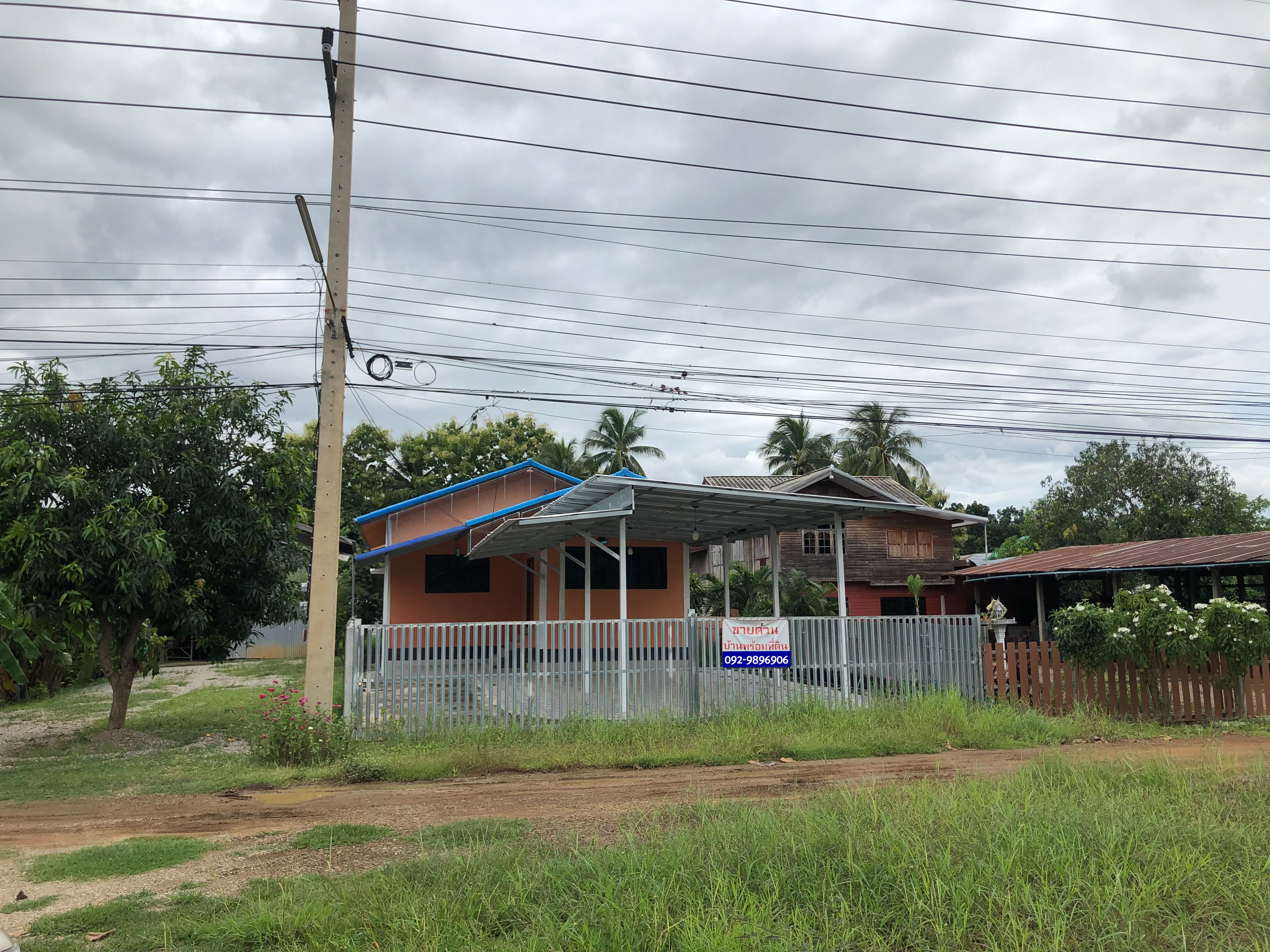 บ้านพร้อมที่ดิน อ.เมืองเพชรบูรณ์ จ.เพชรบูรณ์ 0-1-36.4