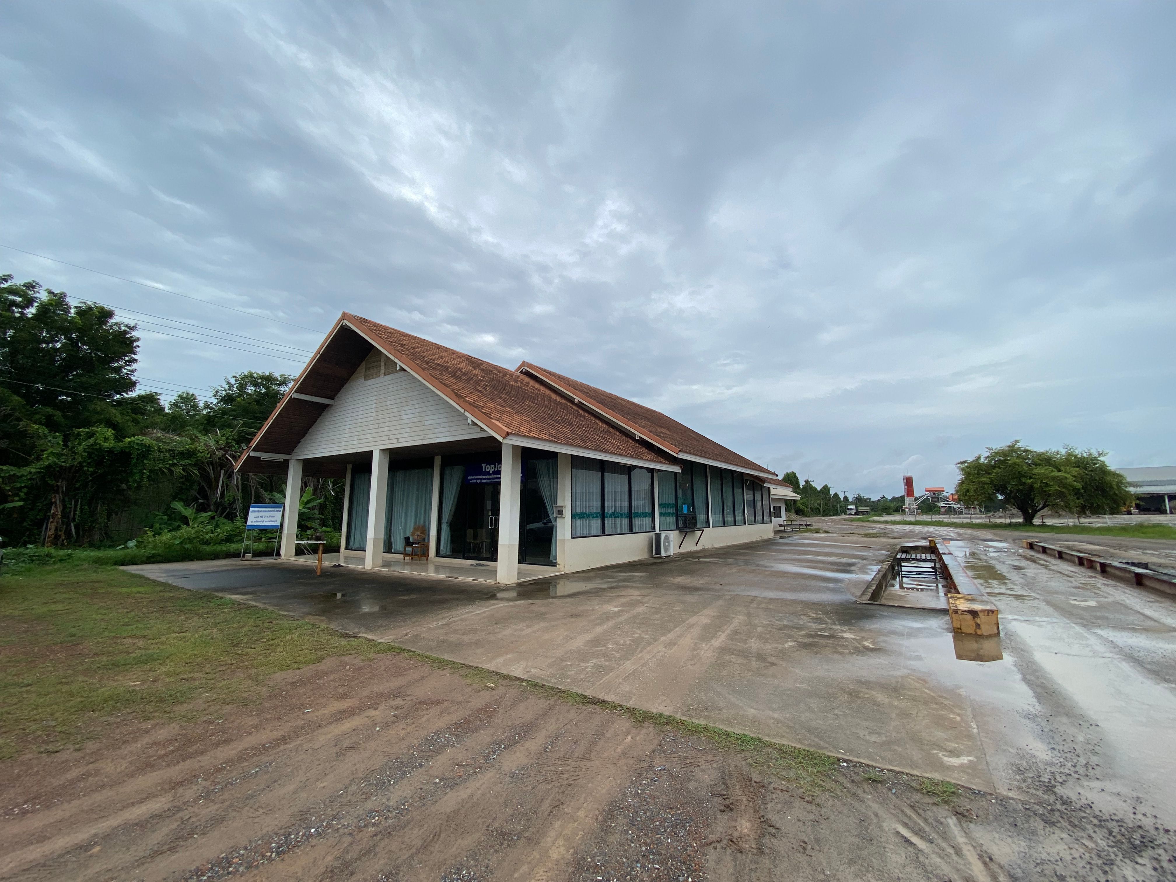 ขายที่ดินติดทางหลวงหมายเลข 33 อยู่ใกล้นิคมอุตสาหกรรมบ่อทอง