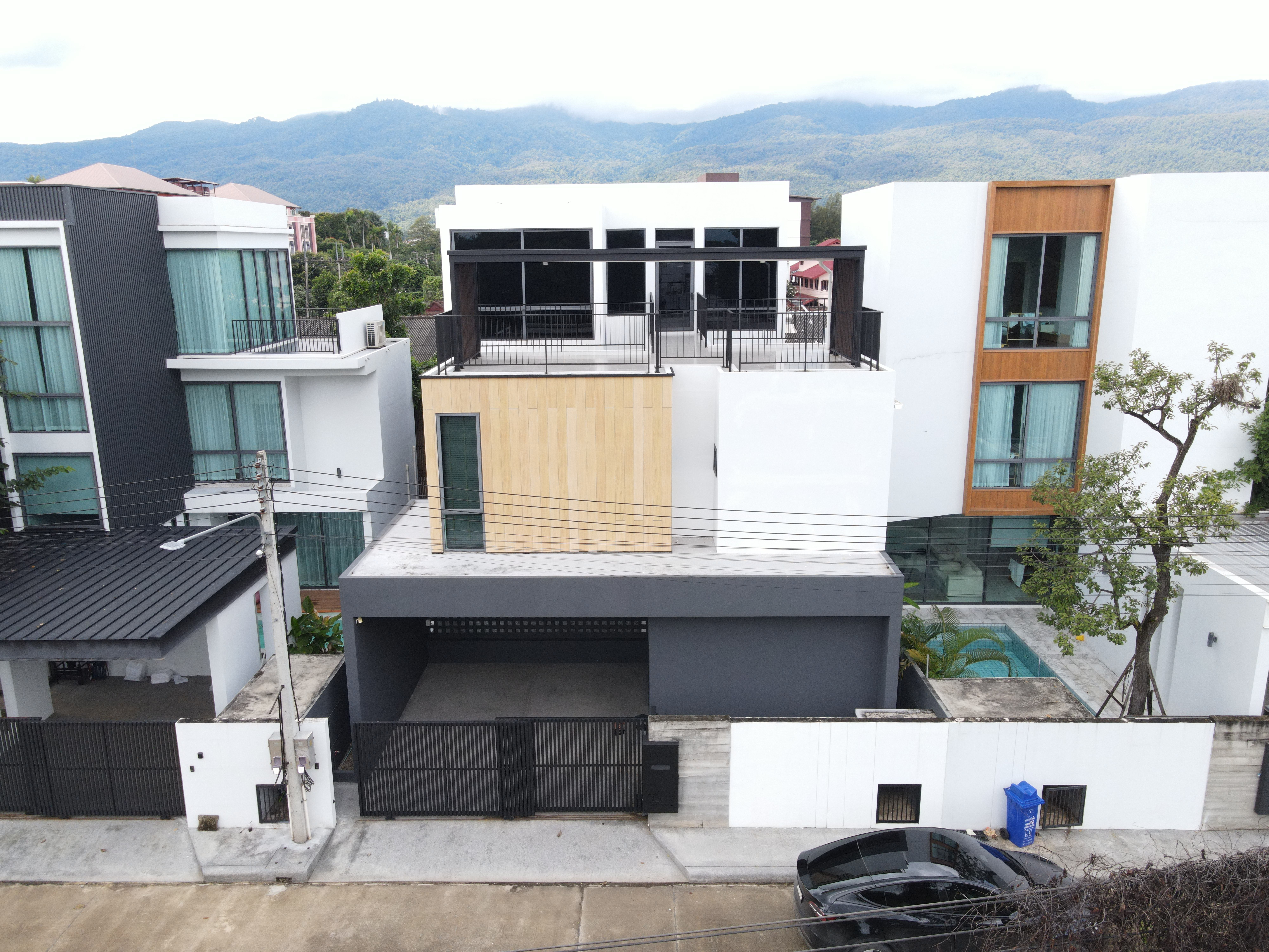 ขาย Pool villa (3ชั้น) โซนเจ็ดยอด ใกล้มหาวิทยาลัยเชียงใหม่และนิมมาน