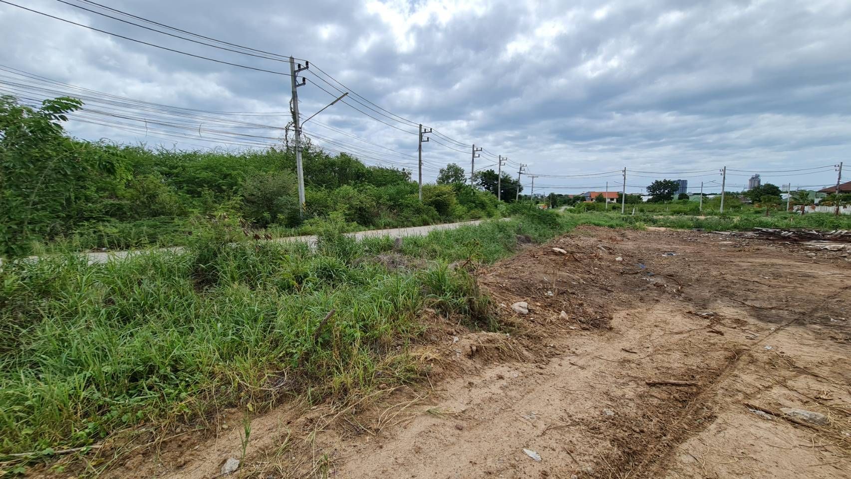 ขายที่ดินหัวหิน ติดถนนซอย หน้าหมู่บ้าน