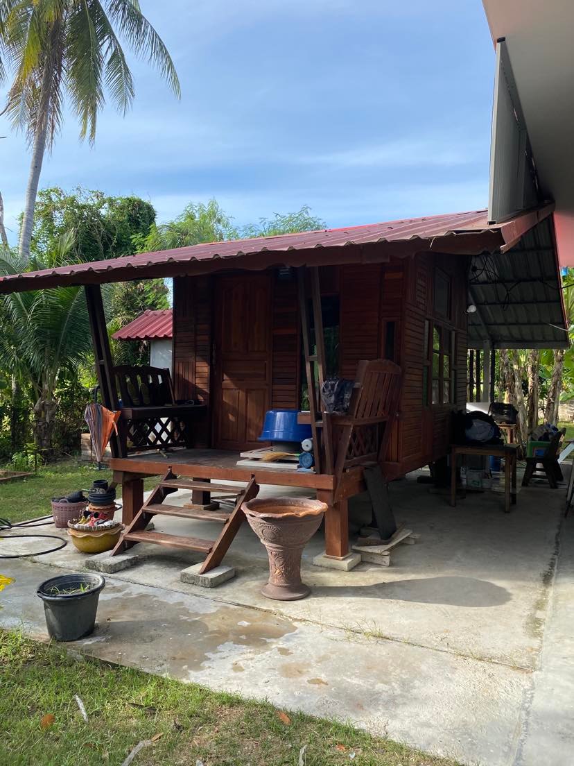 บ้านพร้อมที่ดิน 2 หลัง อ.เมืองประจวบคีรีขันธ์ จ.ประะจวบคีรีขันธ์ 