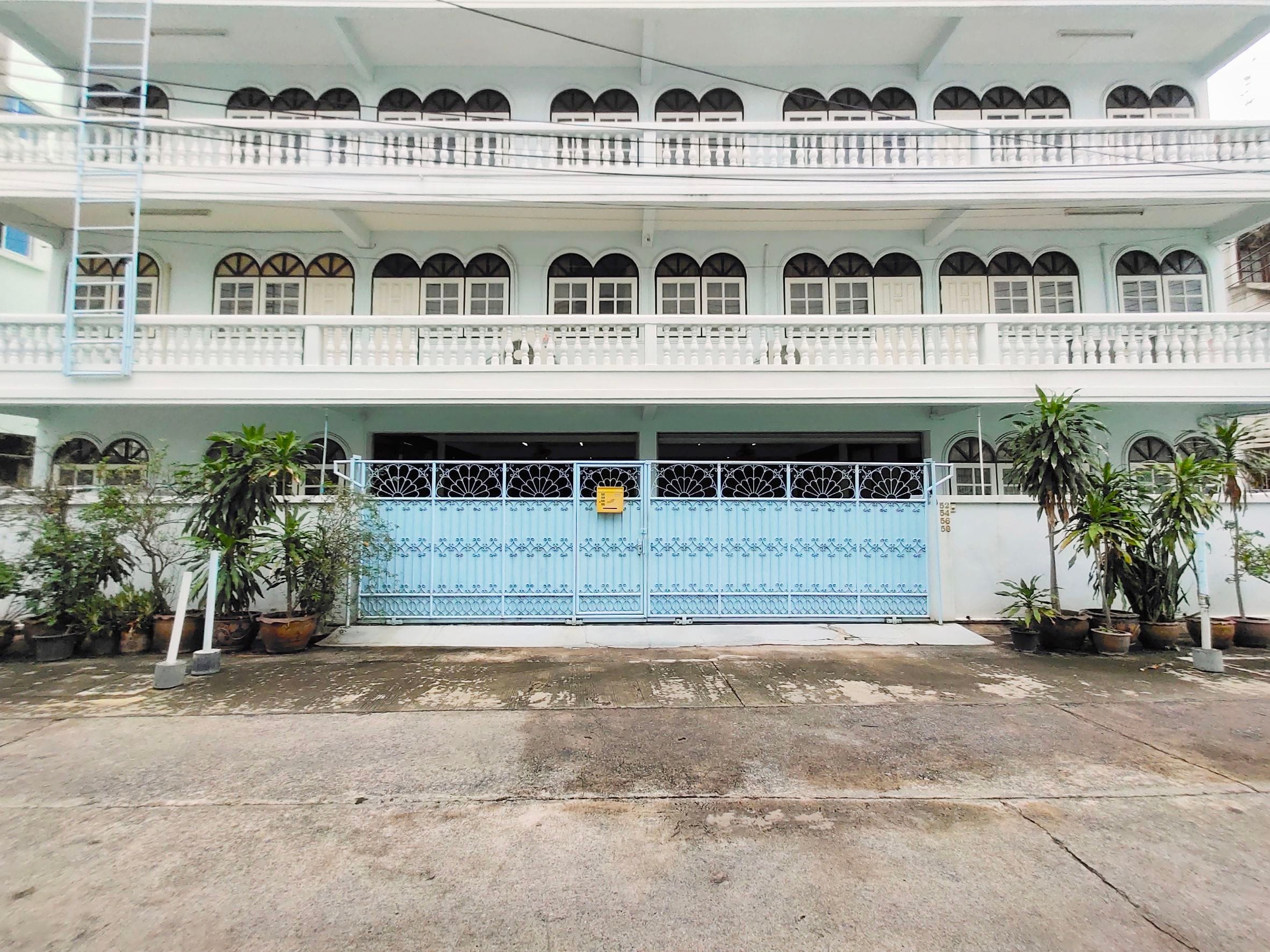 อาคารพาณิชย์ โกดังสำนักงาน 5 ชั้น 