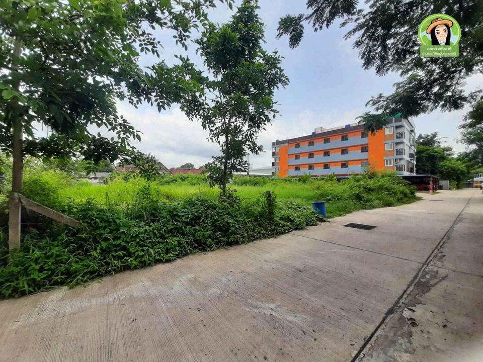 ที่ดินเปล่าในเมือง อยู่หลังโรงแรมเนวาด้า ติดถนน2ด้านสวยมาก อุบลราชธานี 202 ตรว.