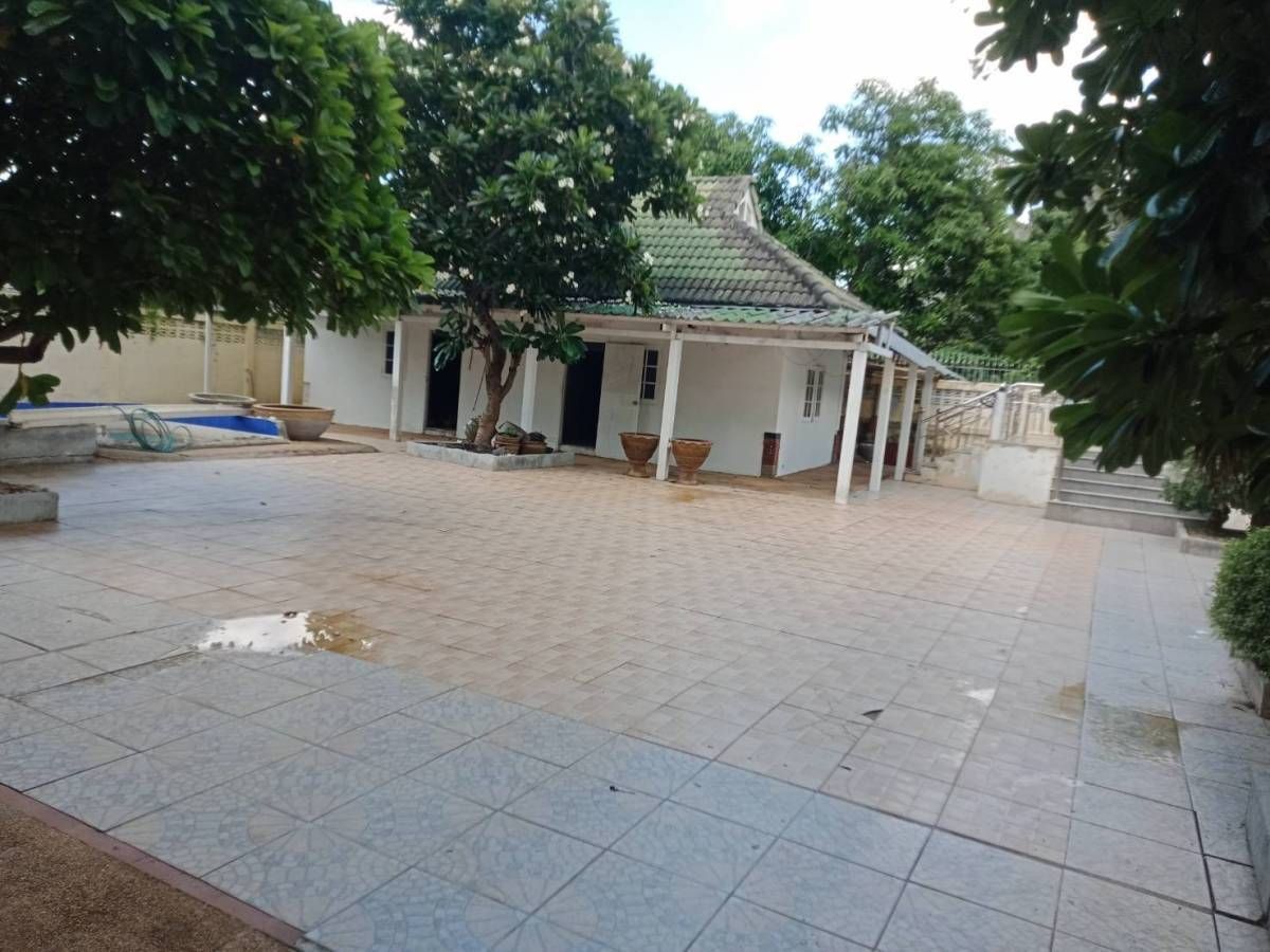 001-ขายบ้านกลางเมืองอุดรธานี บ้านหลังใหญ่ เนื้อที่2งาน  ติดถนนวงแหวน เดินทาง3นาที ถึงบิ๊กชีสันตพล